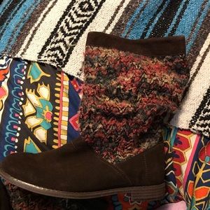 Toms boots size 8, brown suede